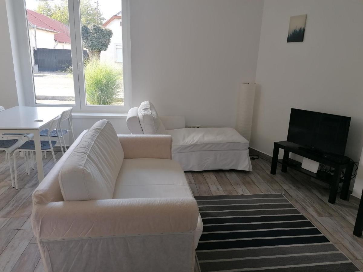 Cuki Apartmanok Dombóvár Bagian luar foto